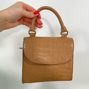 Amazon The Drop Handlebag